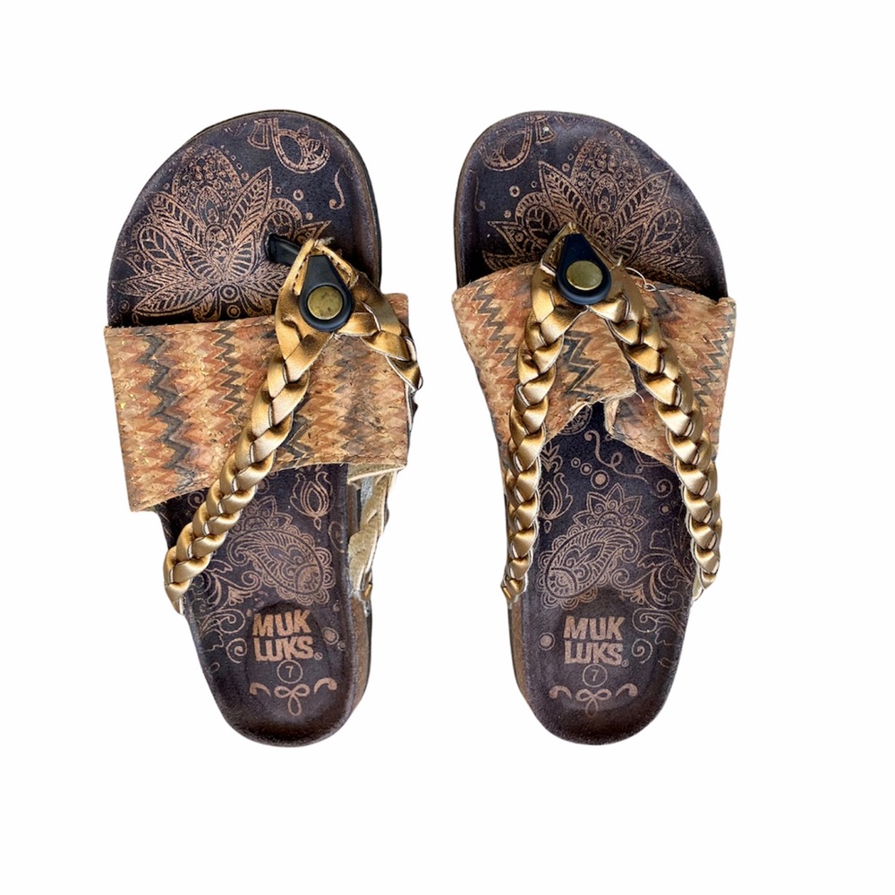 Muk Luks Size 7 Footbed Fashion Sandal